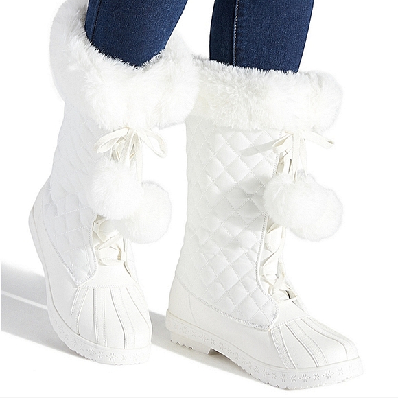 Shoe Dazzle Shoes - 💎White Fur Snow Boots💎